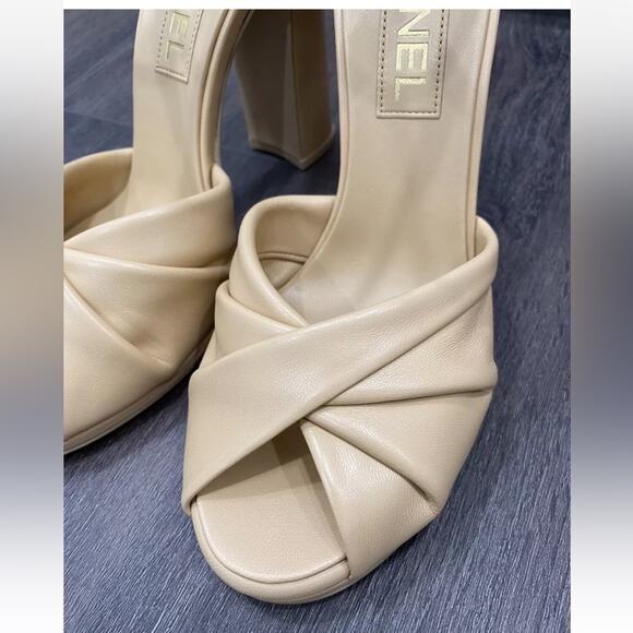 CHANEL BEIGE LEATHER PEARL CC LOGO HEELS SANDALS SHOES Size 38.5 new w/box - Picture 9 of 15